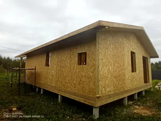Haus nach individuellem Entwurf, Dorf Konokhovo: Wandmontage