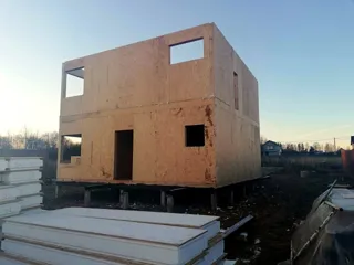 House based on the “Style 108” design, Miklyaikha settlement: wall assembly