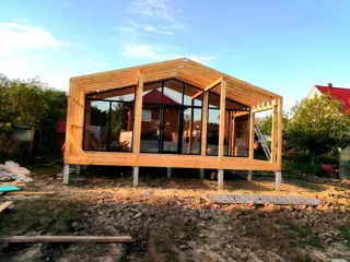 Haus nach Projekt „Barnhouse 53“, SNT „Urroschaj“: Wandmontage