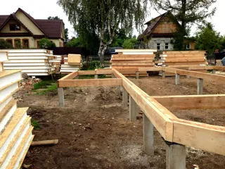 Haus nach individuellem Projekt, Siedlung Borisoglebskiy: Fundament und Grundrahmen
