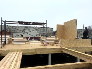 Haus nach Projekt „Mistika - K2.8“, Strunino: Fundament und Grundrahmen