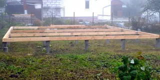 Özel projeye göre 65 m² ev, Pereslavl Zaleskiy: temel ve alt bağlama kirişi