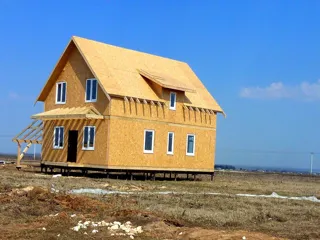 Haus nach individuellem Entwurf, Dorf Burtsevo: fertiges Gebäude