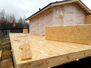 Özel projeli ek bina, Barskovo köyü: duvar montajı