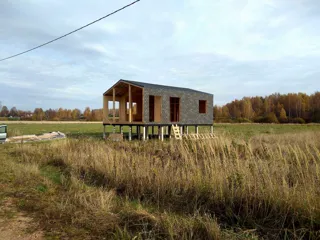 Haus nach individuellem Entwurf, Dorf Turovo: fertiges Gebäude