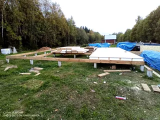 Haus nach Projekt „Dilischans 8x9“, Region Wologda: Fundament und Grundrahmen