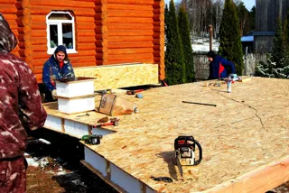 Haus nach Projekt „Garmonija 122.89“, Dorf Buzharovo: Fundament und Grundrahmen