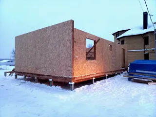 Özel projeye göre 104 m² ev, Kostroma bölgesi: duvar montajı