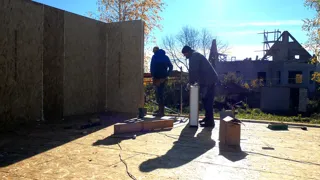 Haus nach Projekt „Solo“, Siedlung Vichuga: Wandmontage