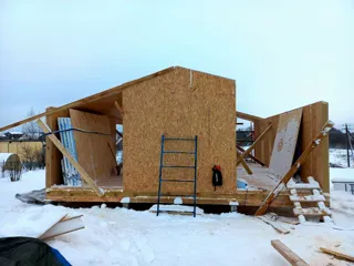 “Barnhouse 76.1” projesine göre ev, Kostroma bölgesi: duvar montajı
