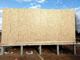 Haus nach Projekt „Mistika - E2.8“, Dorf Novoe: Wandmontage