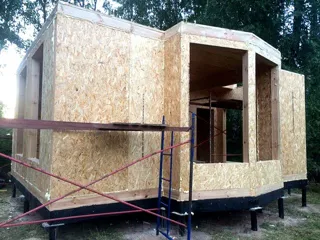 Haus nach Projekt „Musterhaus“, Gebiet Moskau: Wandmontage