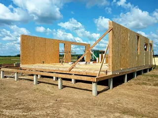 Haus nach Projekt „Barnhouse 84.2“, Dorf Ivantsevo: Wandmontage