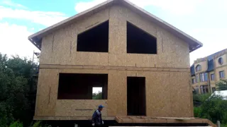 Haus nach Projekt „Tajna“, Krasnogorsk: Wandmontage