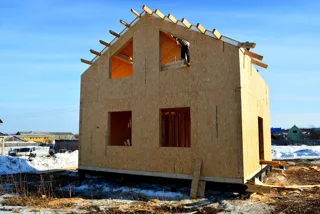 Haus nach Projekt „Sefir“, Dorf Kadnikovo: Wandmontage