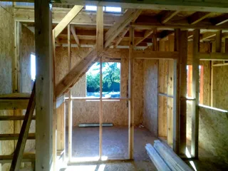 Haus nach Projekt „Majak“, Dorf Verkhnee Myachkovo: Innenwände