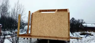 Haus nach Projekt „Neschnost“, Gebiet Iwanowo: Wandmontage