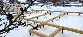 Haus 175 m² nach individuellem Projekt, Sarov: Fundament und Grundrahmen