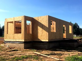 Haus nach Projekt „Forward“, Dorf Sholokhovo: Wandmontage