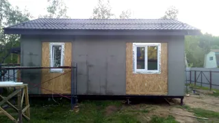 Haus nach Projekt „Slawjanskij Skit“, Region Jaroslawl: Fassadenverkleidung