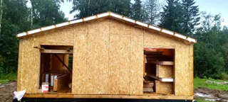 Haus nach individuellem Entwurf, Region Leningrad: Wandmontage