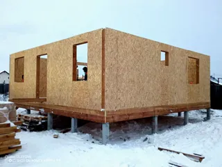 Haus 147,5 m², Projekt „Jessentuki 8x8“, Siedlung Pervyy: Wandmontage