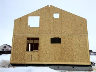 Haus nach Projekt „Jessentuki 7.5x7.5“, Dorf Lopatino: Wandmontage