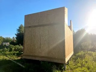 Ferienhaus nach Projekt „Kleines Ferienhaus“, SNT „Nadeschda-5“: Montage des Hausbausatzes