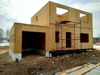 Garage nach Projekt „Slawjanka mini + Garage“, Dorf Nazarovo: Wandmontage