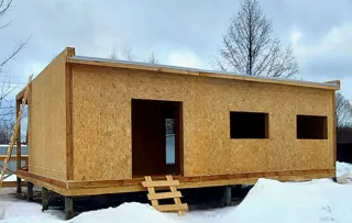 Haus 70 m², individuelles Projekt, SNT „Rjabinka“: Wandmontage