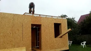 Haus nach Projekt „Finnisch 70“, Region Jaroslawl: Wandmontage