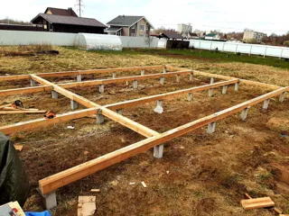 Haus nach Projekt „Barnhouse 76.1“, Rybinsk: Fundament und Grundrahmen