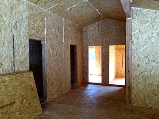 “Barnhouse 110” projeli ev, Vidogoshchi köyü: iç bölme duvarları