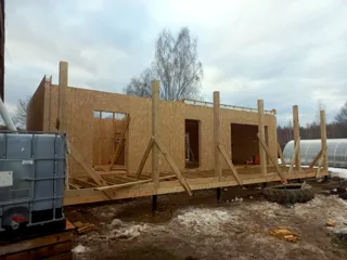 Datscha nach Projekt „Mistika - D“, Dorf Buldachikha: Wandmontage