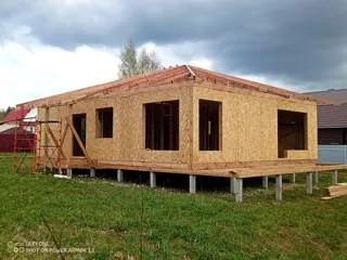 Custom-design house, Kostroma Region: roofing