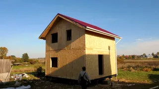 Haus nach Projekt „Alfa“, Siedlung Tonshaevo: Fertiges Haus