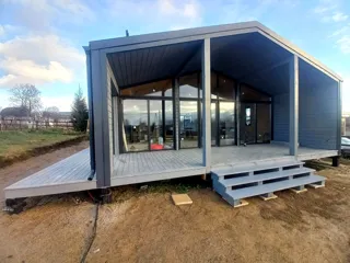 Showroom Barnhouse 76.3 in Kostroma: Terrasse und Stufen