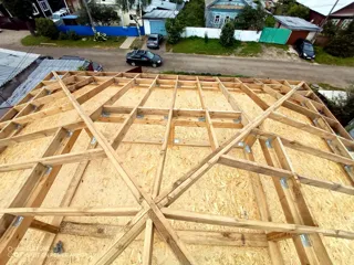 Haus 114,6 m² nach Projekt „Musa“, Kostroma: Dach und Fenster