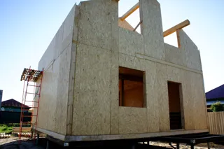 Haus nach Projekt „Metschta pl.1“, Saratov: Wandmontage