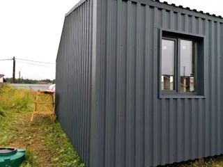 “Barnhouse 76.1” projeli ev, Leningrad bölgesi: cephe kaplaması