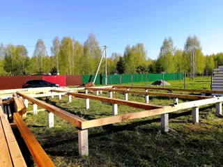 “Mistika E (ayna görüntüsü)” projesine göre ev, Vasilevo köyü: temel ve alt bağlama kirişi