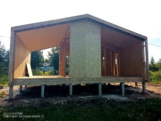 Haus nach individuellem Entwurf, Dorf Paneevo: Wandmontage