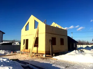 Haus nach Projekt „Vilnius“, Dorf Chernukha: Wandmontage