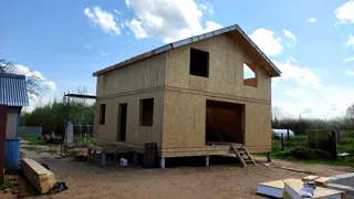 House based on the “Yessentuki 8x8” design, Berkino village: wall assembly