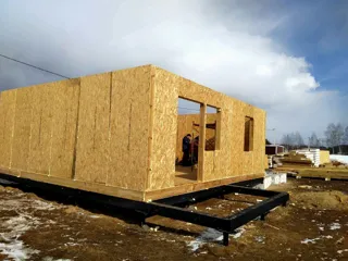 Garage nach Projekt „Slawjanka mini + Garage“, Dorf Nazarovo: Wandmontage