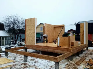 Haus nach Projekt „Strelez“, Gebiet Kostroma: Wandmontage