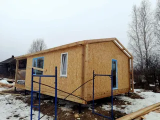 Haus nach Projekt „Barnhouse 39“, Dorf Tarandaevo: Wandmontage