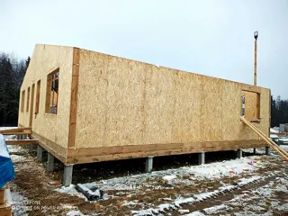 Custom-design house, Moscow Region: wall assembly
