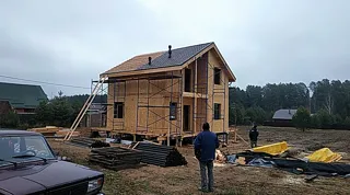 Haus nach Projekt „Majak“, Region Twer: Wandmontage