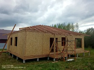 Custom-design house, Kostroma Region: roofing